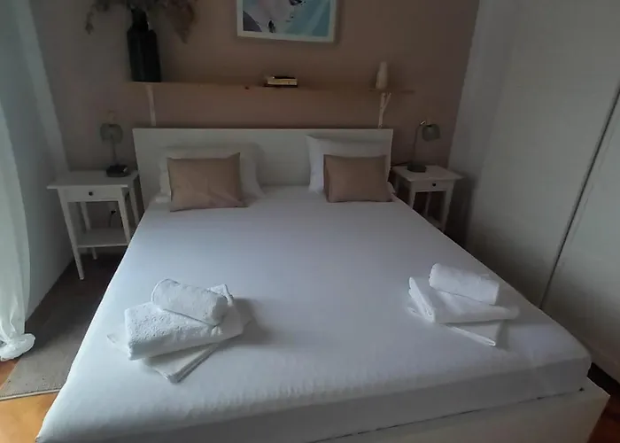 Apartment Mary Of Mira - Free Parking - 2bd - Self Check In *