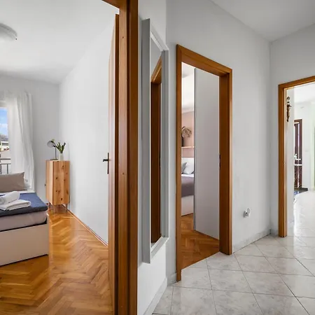 Mary Of Mira - Free Parking - 2bd - Self Check In Apartman Split
