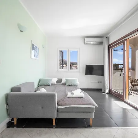 Apartman Mary Of Mira - Free Parking - 2bd - Self Check In *