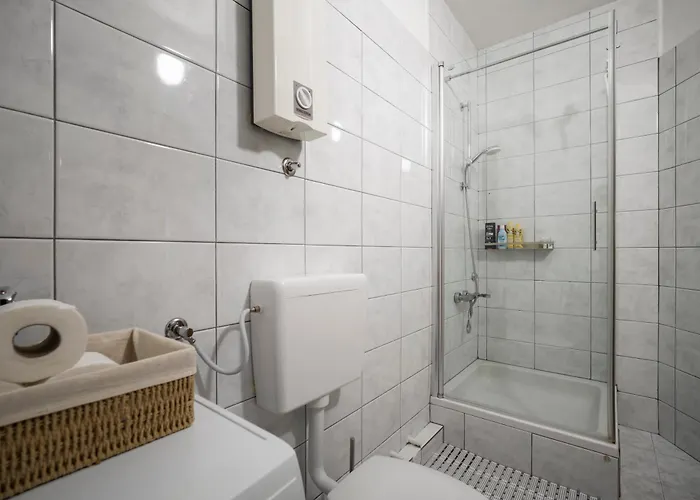 Apartment Mary Of Mira - Free Parking - 2bd - Self Check In