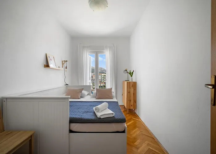 Mary Of Mira - Free Parking - 2bd - Self Check In Apartment Split